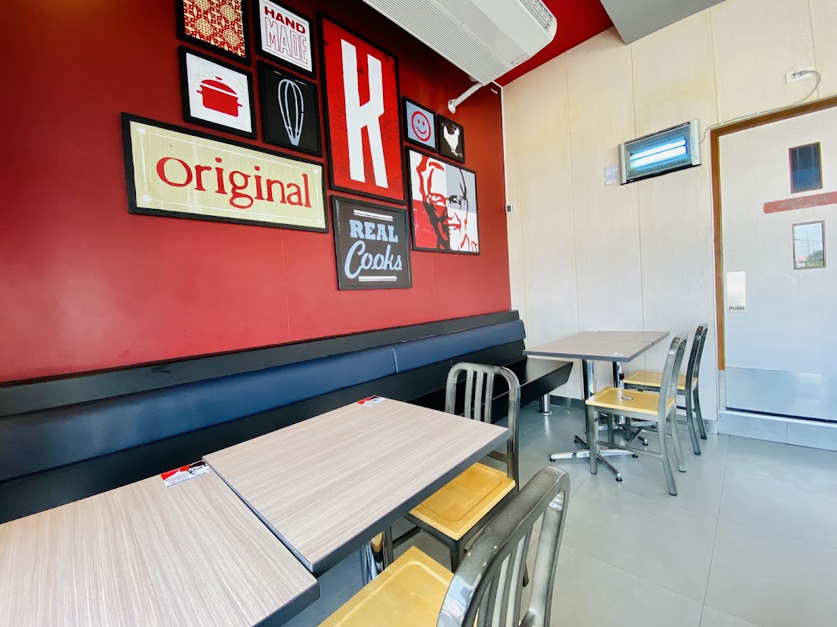 KFC PTT Bangbor Photo 4