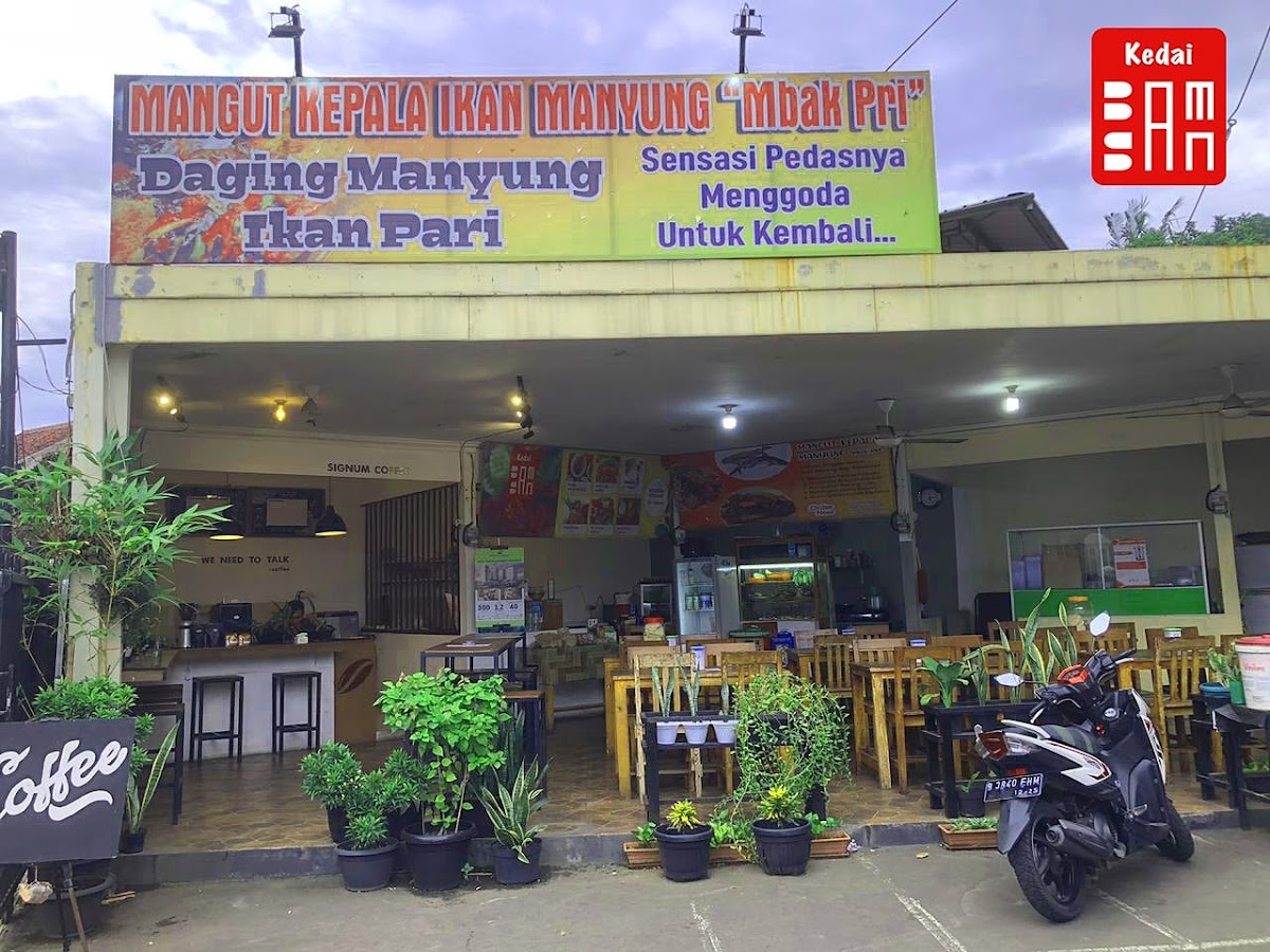 Mangut kepala manyung 'Mbak Pri' kedai Bamsan