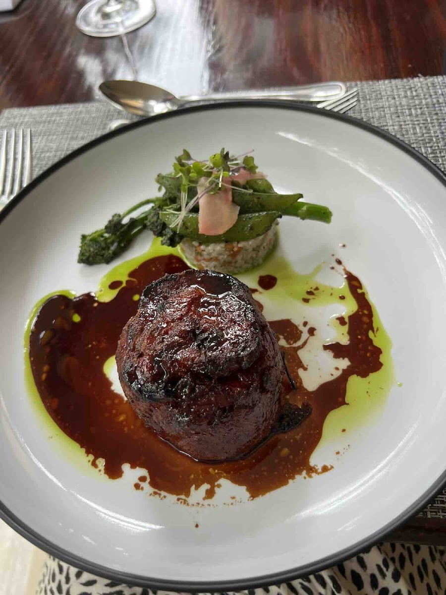 Monneaux Restaurant Photo 4
