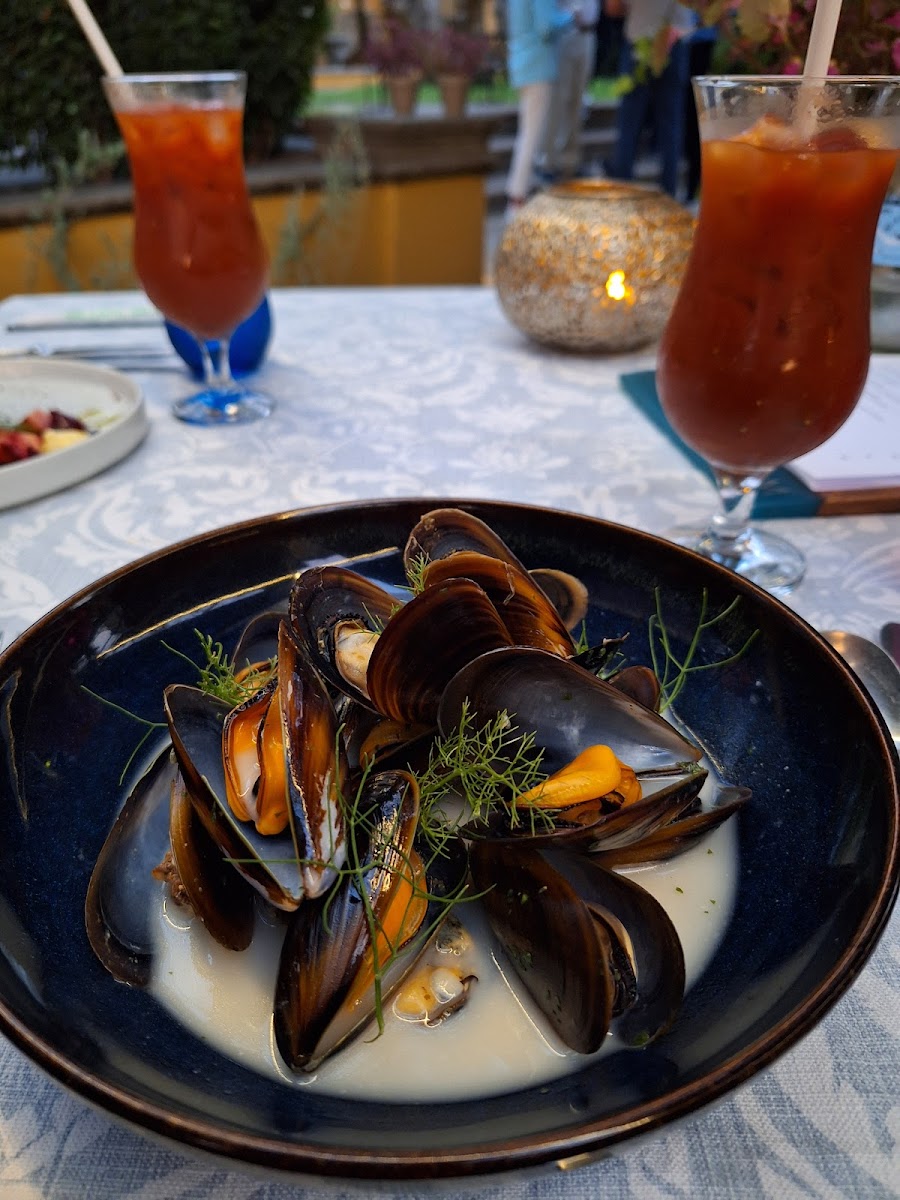 Monneaux Restaurant Photo 6