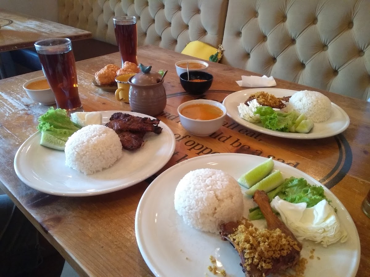 Rumah Makan Bakoel Bebek Photo 7
