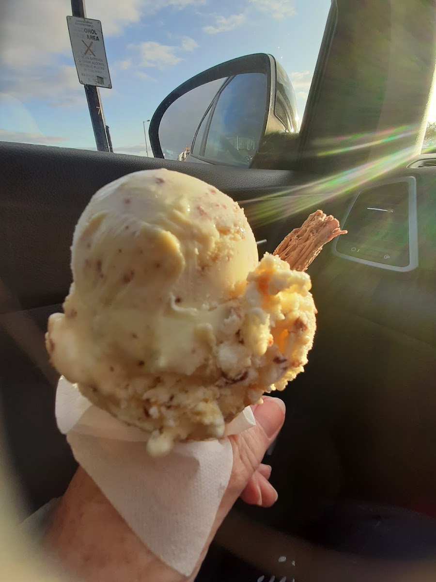 Mauds Ice Creams Carrickfergus Photo 6