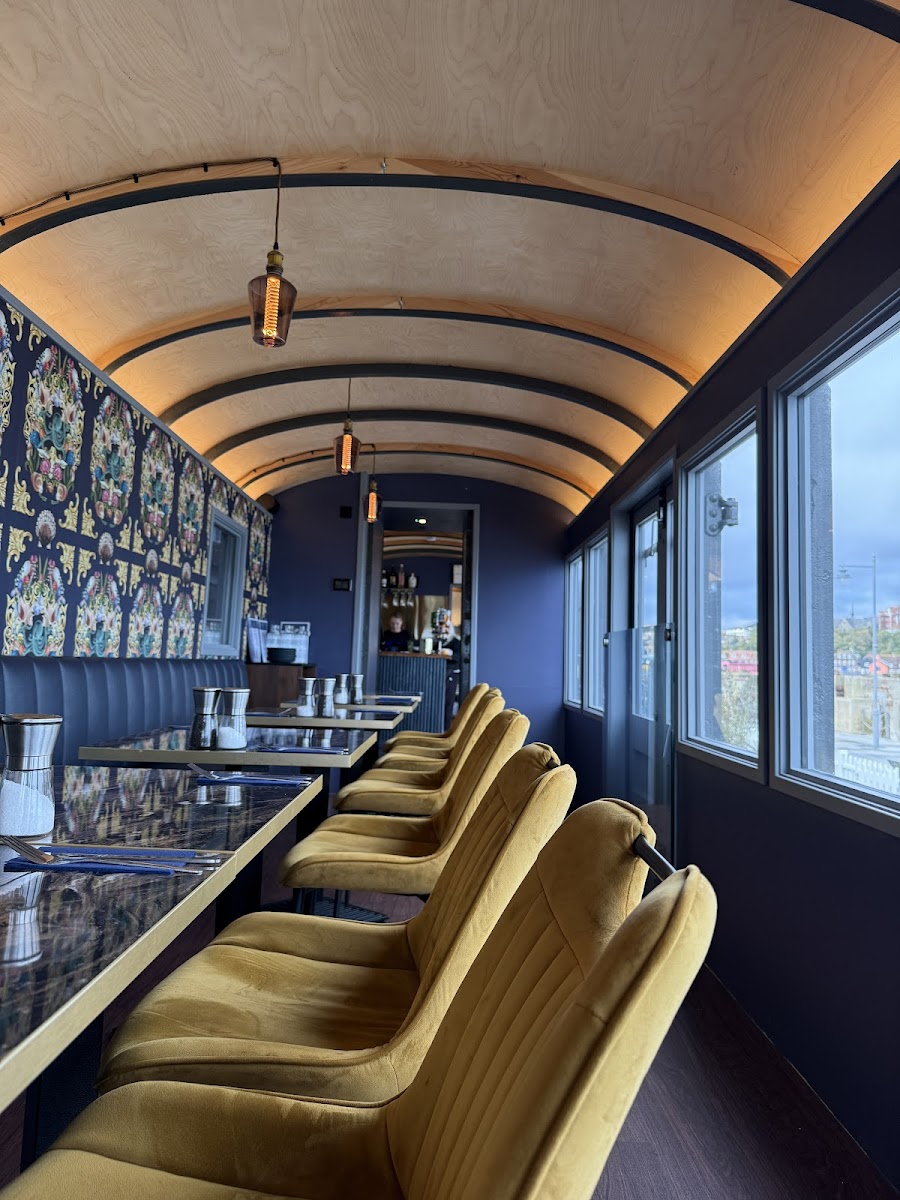 Cavells Mediterranean Lounge Photo 4