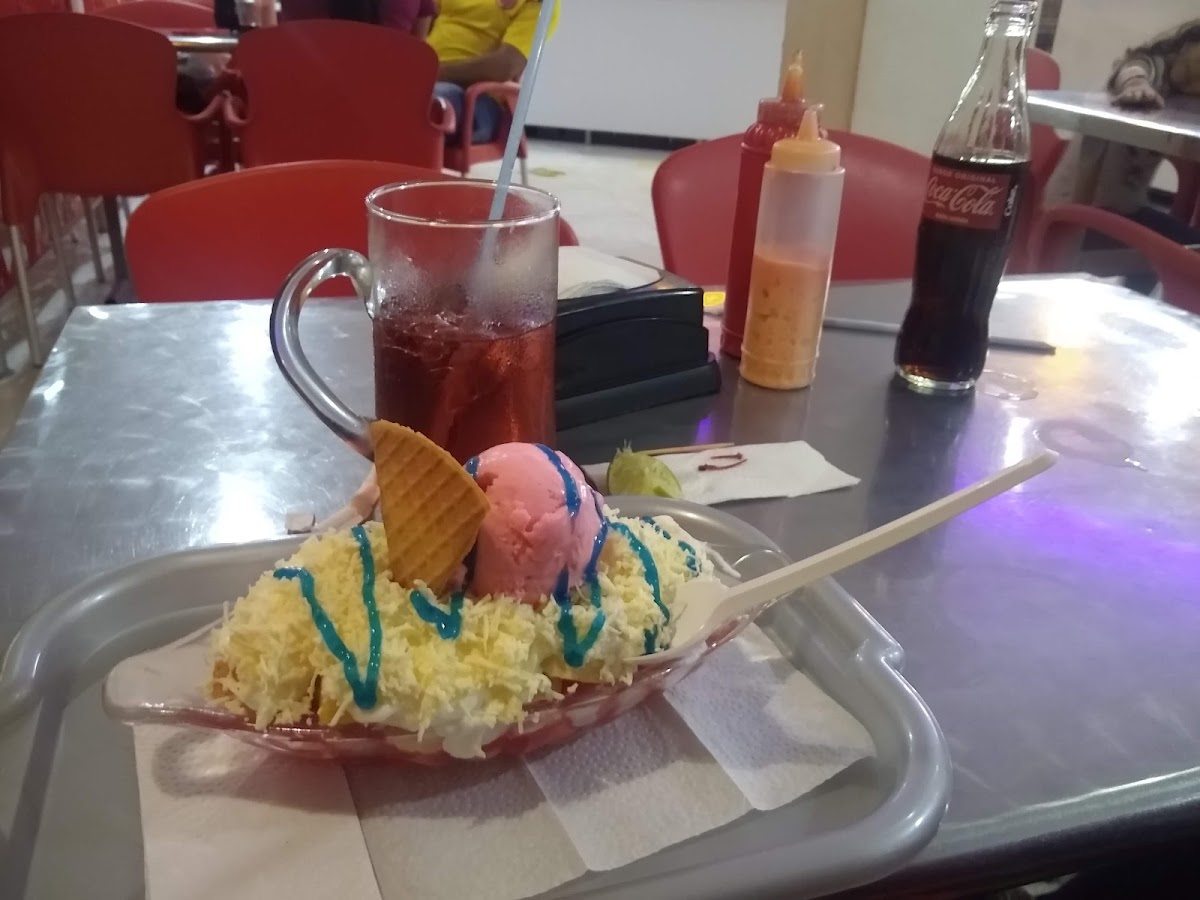 Vikingos Burger Photo 8