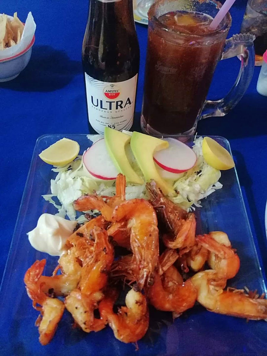 El Camaron Mariscos y cocteles Photo 2