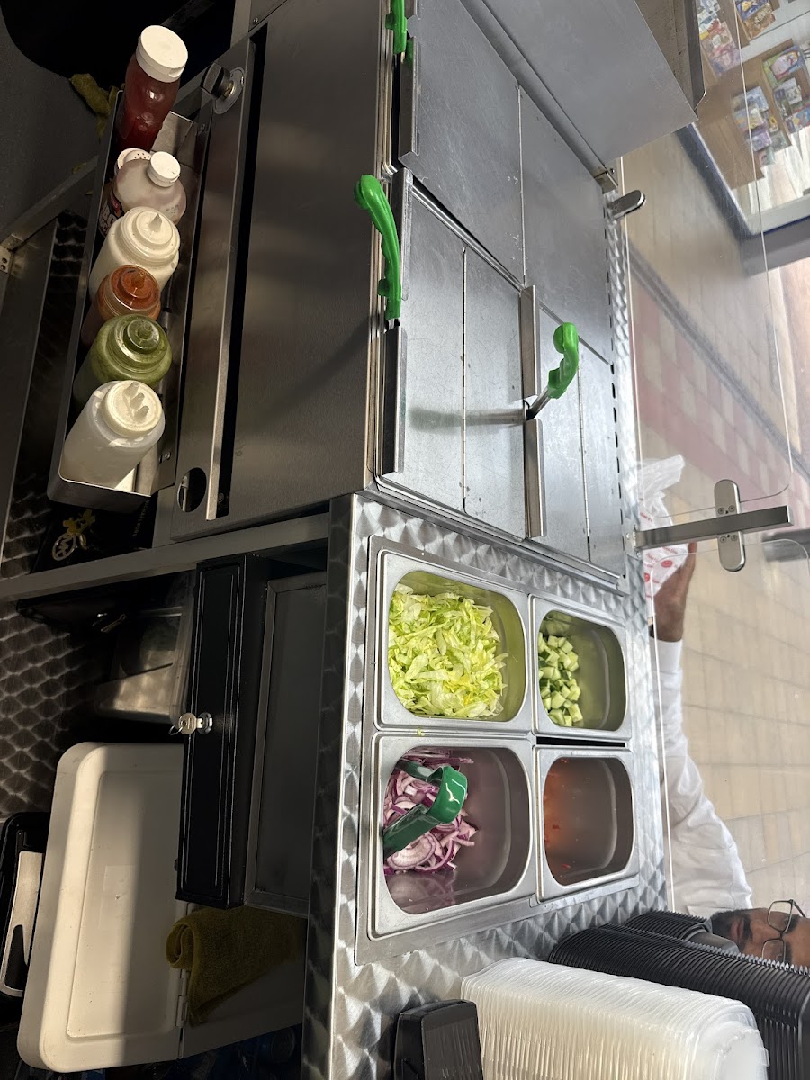 Shah’s Halal Food Dunstable Photo 3