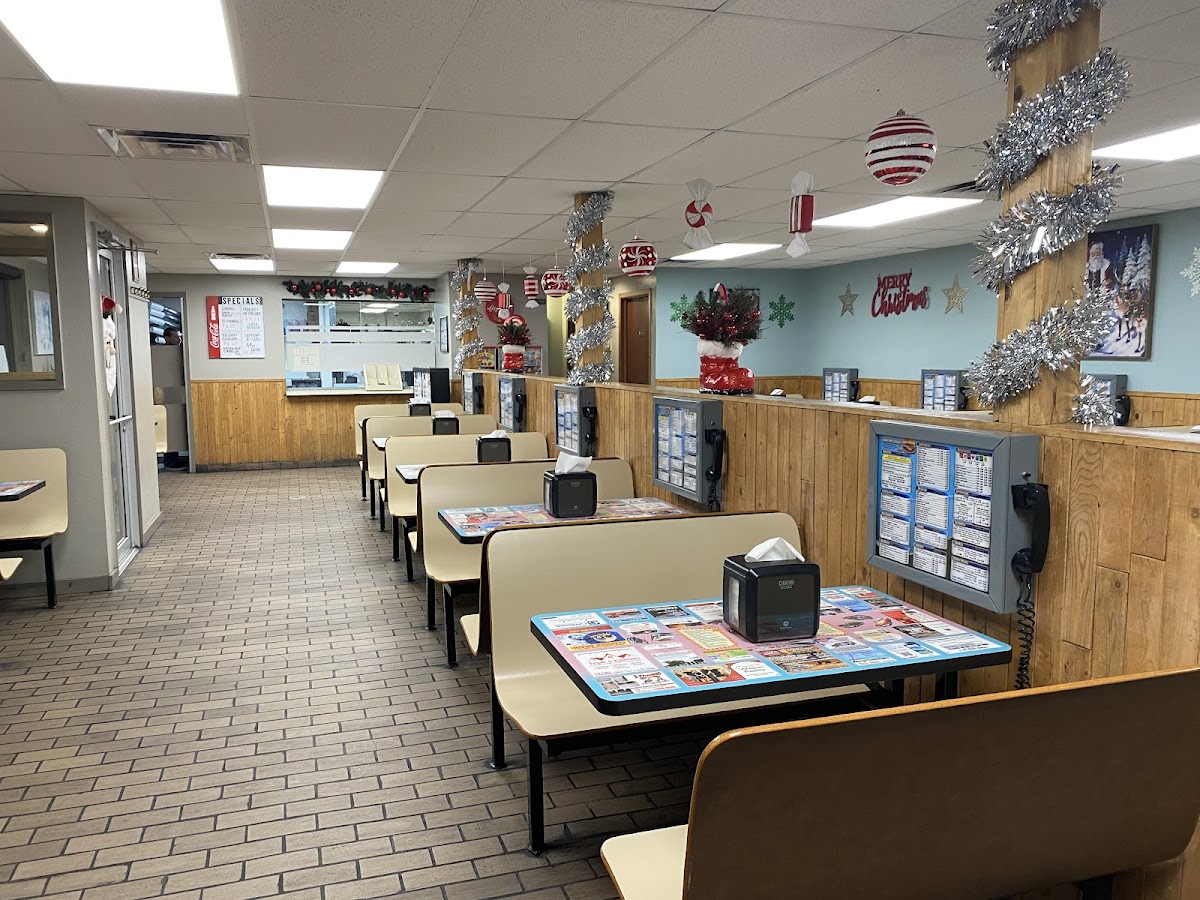 BJ's Burgers & Beverage
