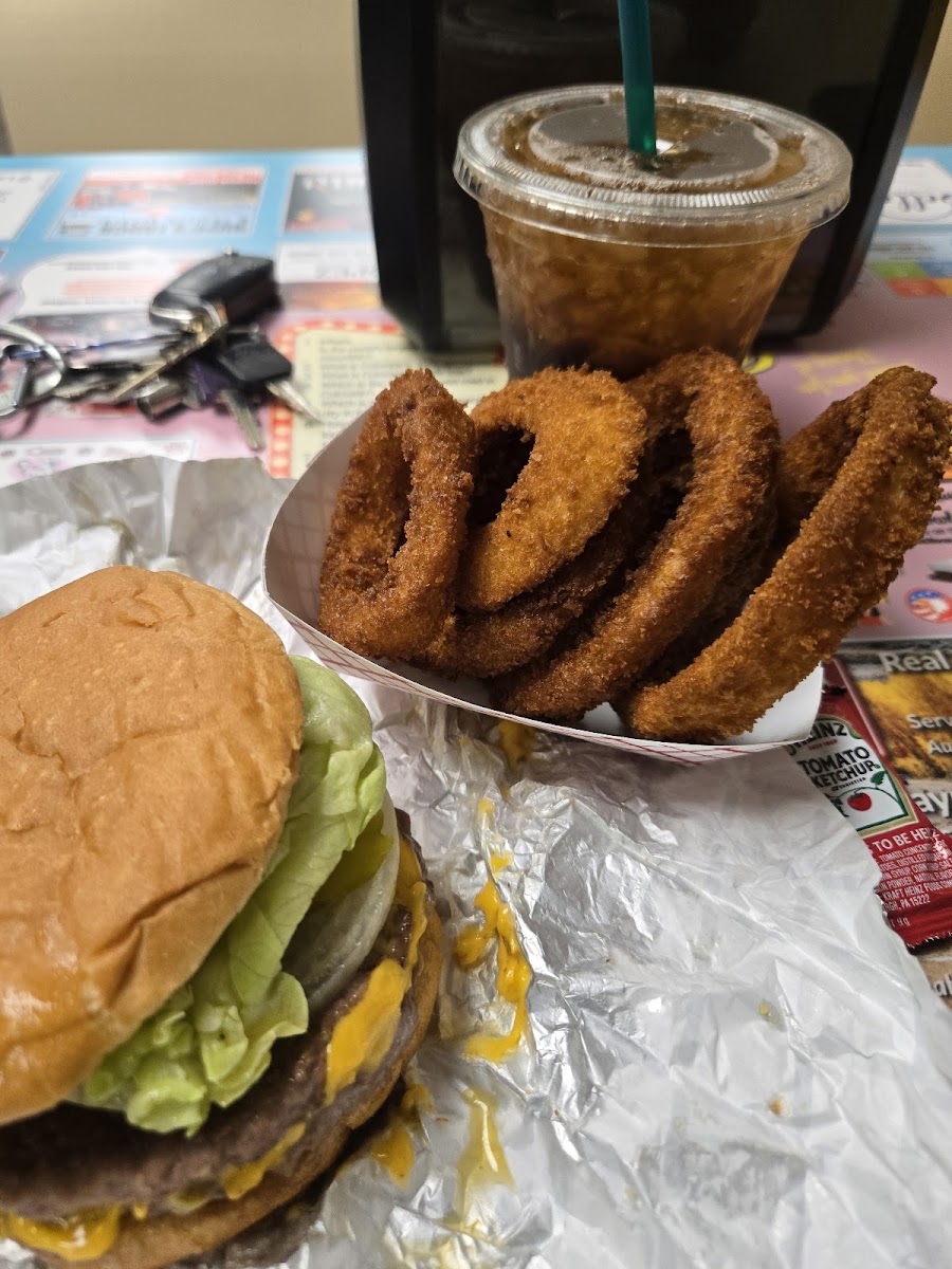 BJ's Burgers & Beverage Photo 2