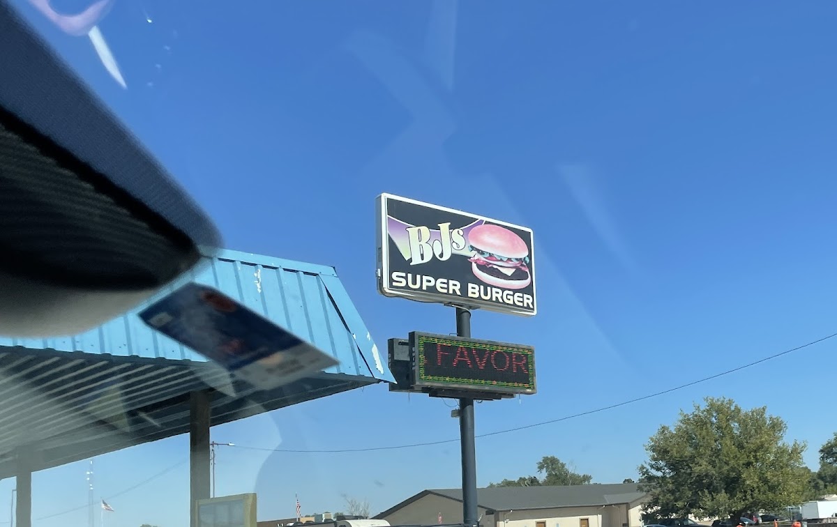 BJ's Burgers & Beverage Photo 4