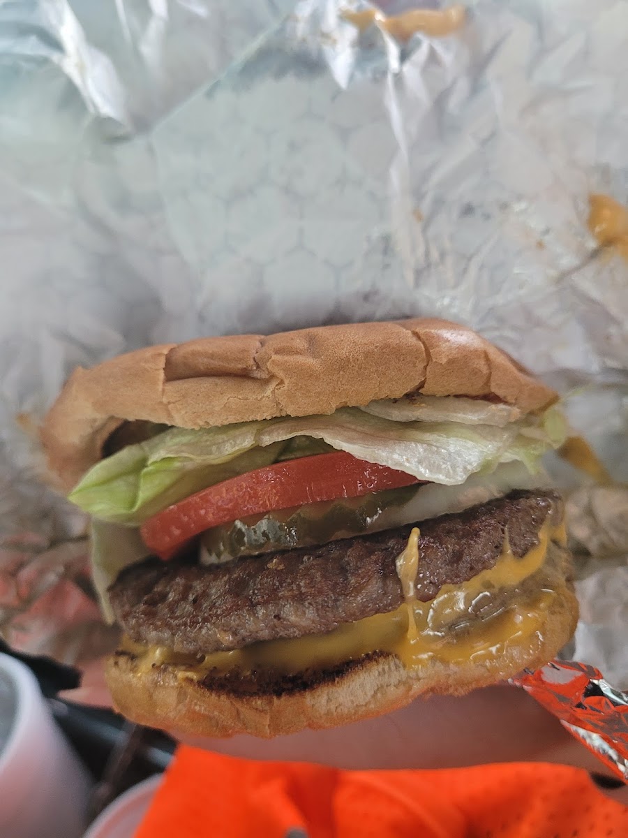 BJ's Burgers & Beverage Photo 7