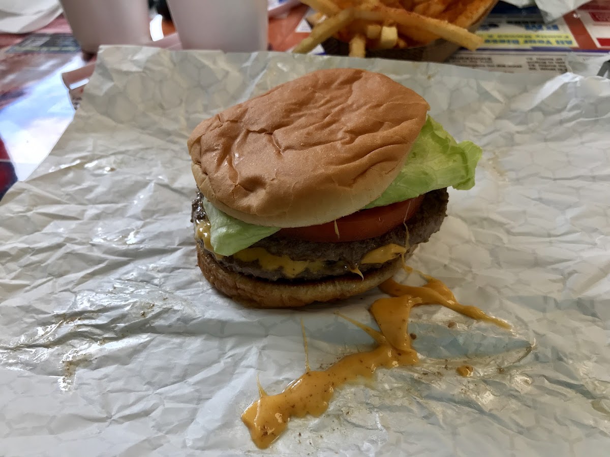 BJ's Burgers & Beverage Photo 8