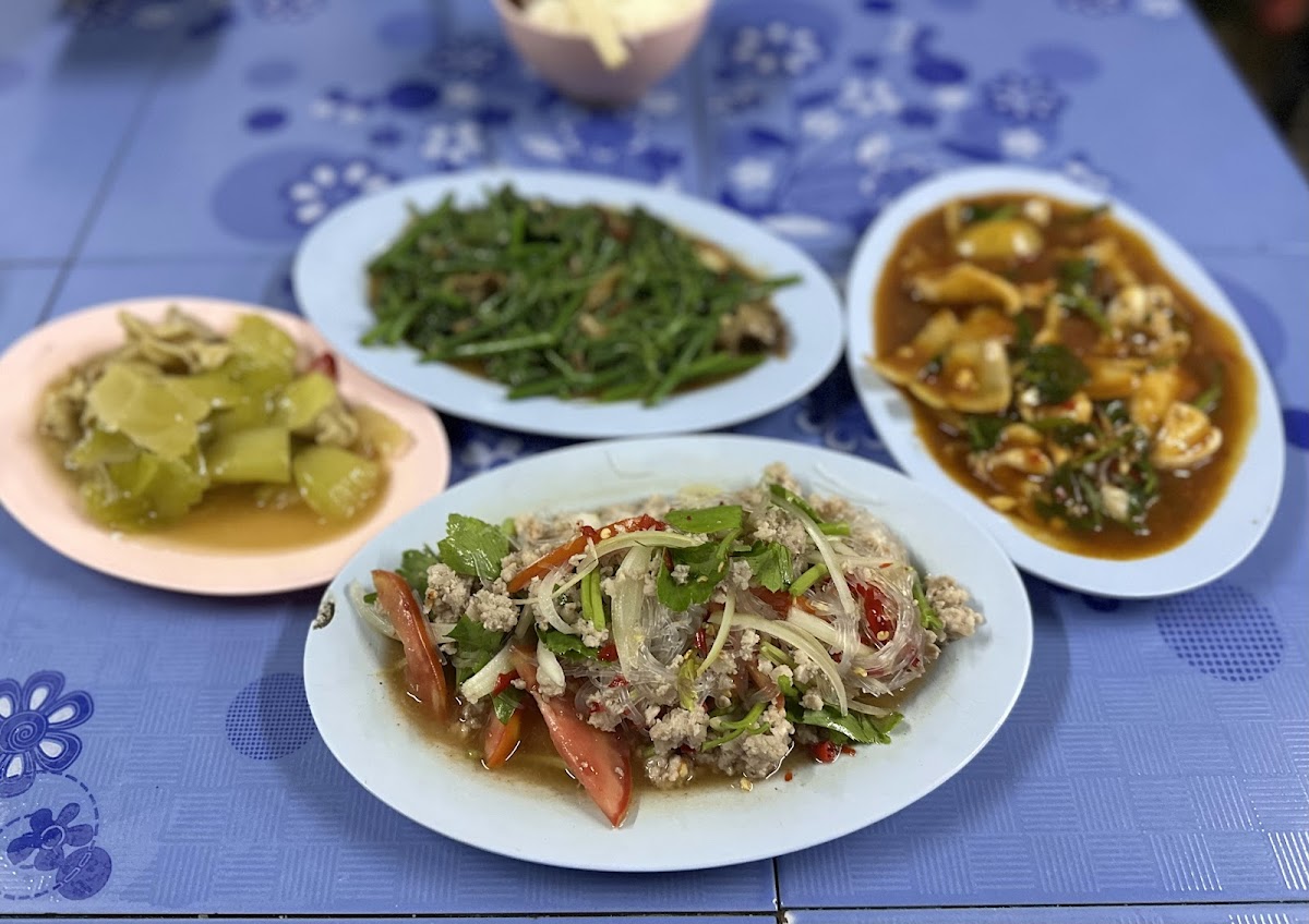 RungRoj's Thai Restaurant รุ่งโรจน์โภชนา Photo 3