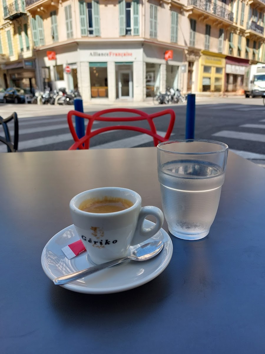 Café de l'Alliance Française Photo 5