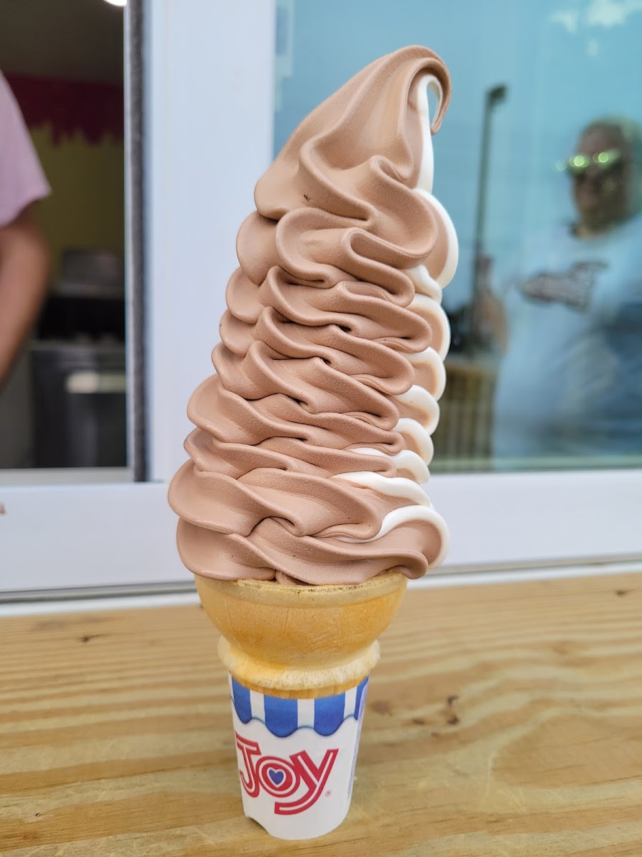 Twisters Soft Serve Photo 8