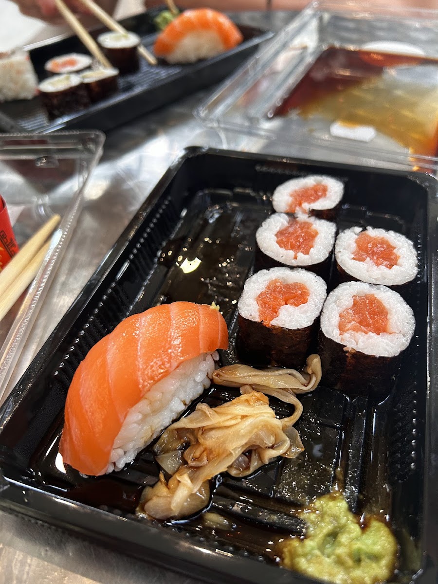 Yoshi Sushi & Bubble Photo 3