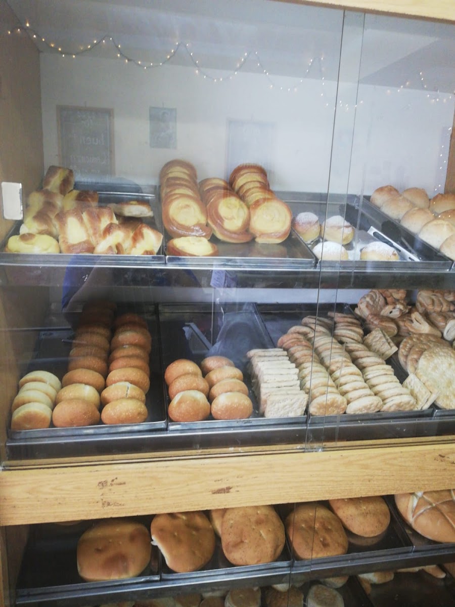 Panadería Y Cafetería San Antonio V&V Photo 3