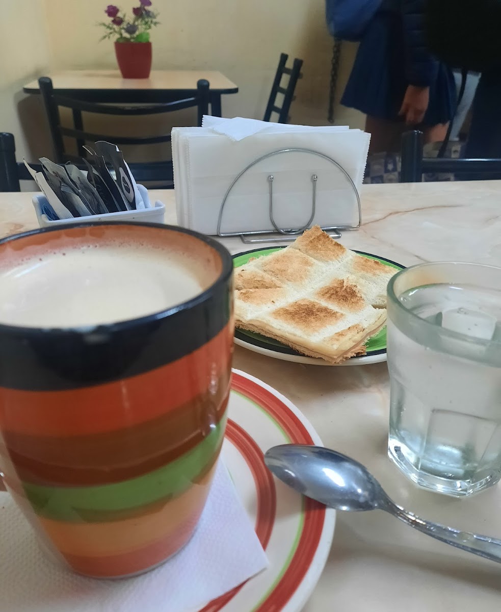 Panadería Y Cafetería San Antonio V&V Photo 5