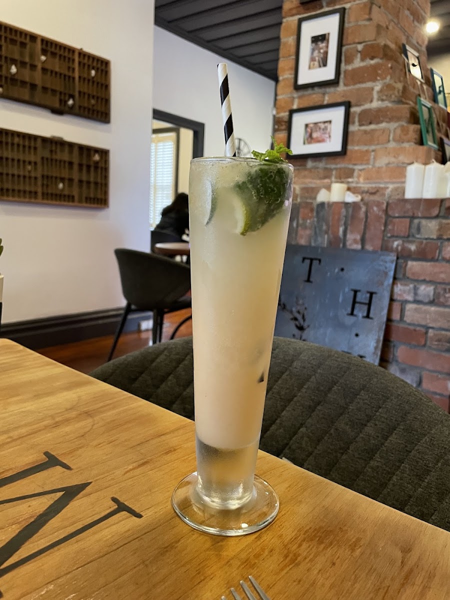 Thyme Square Restaurant Photo 6