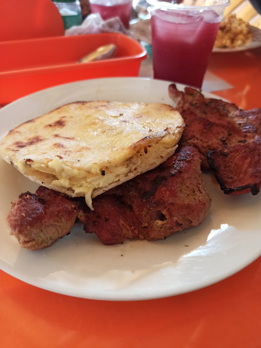 Arepas El Paisa La Bella Photo 7