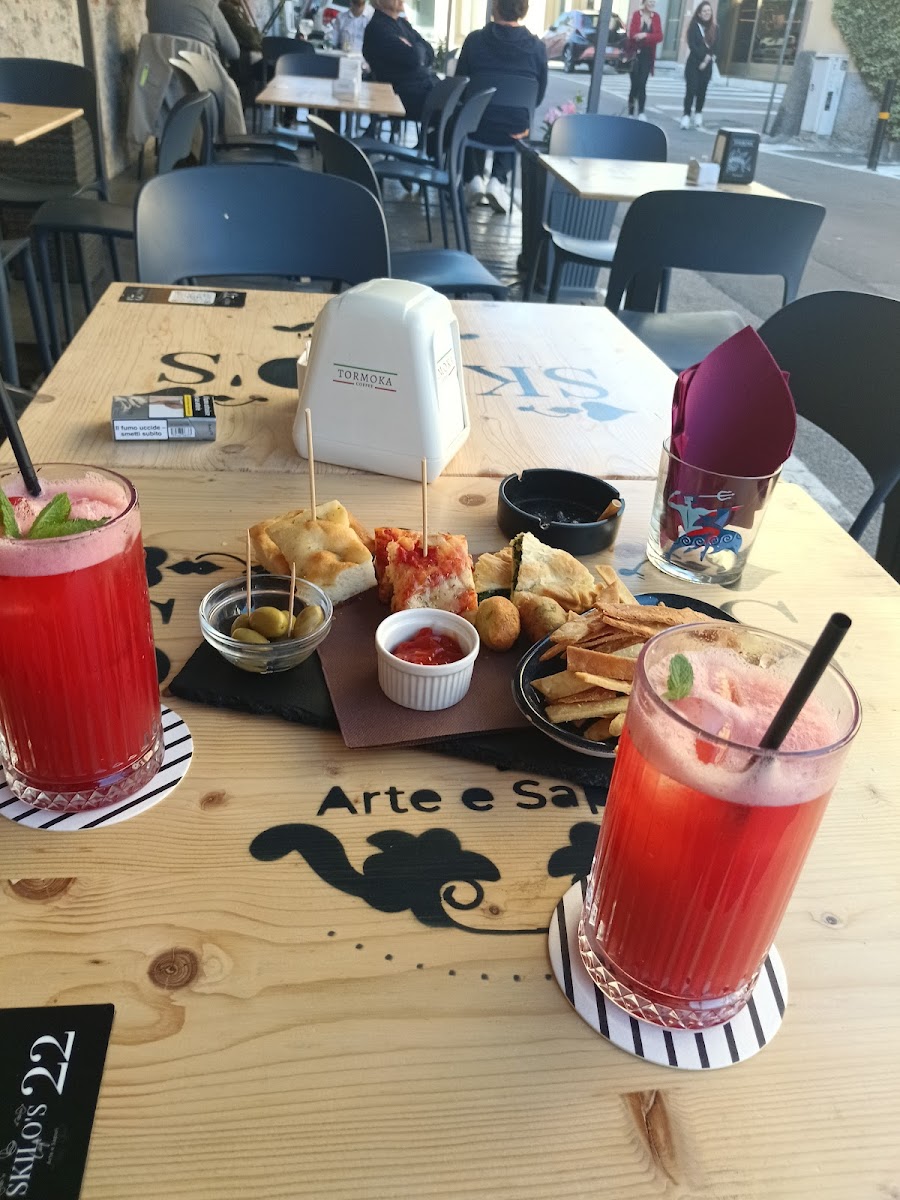 SKILO'S CAFÈ Photo 4