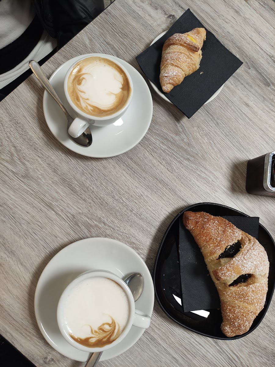 SKILO'S CAFÈ Photo 6