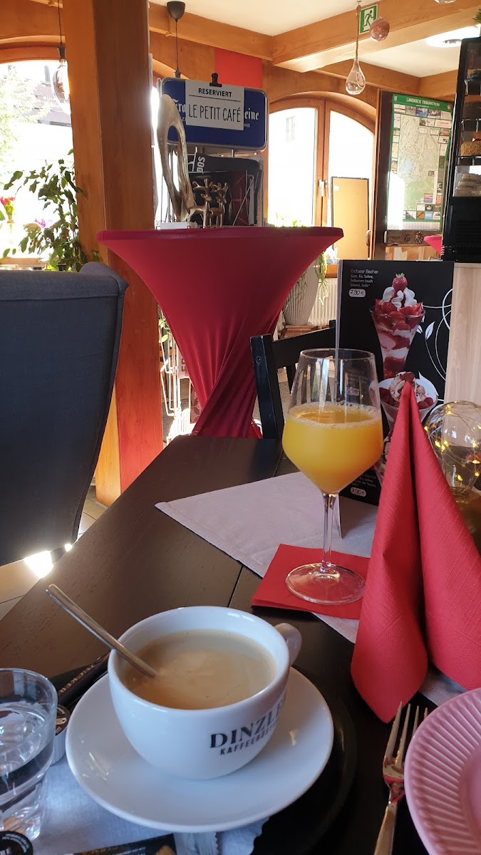Le Petit Café Photo 8