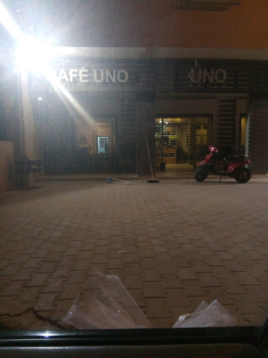Café Uno Photo 3