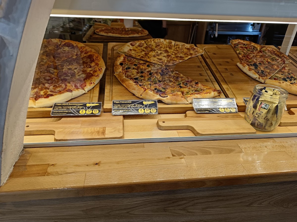 Hygge Pizza Photo 6