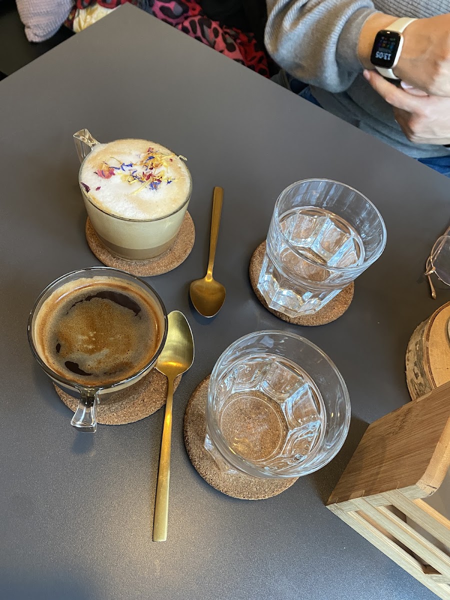 Café Mitanand Photo 10