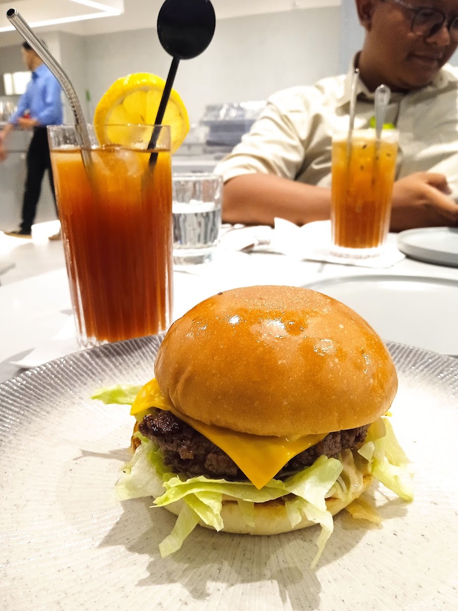 Enigma Eatery Photo 8