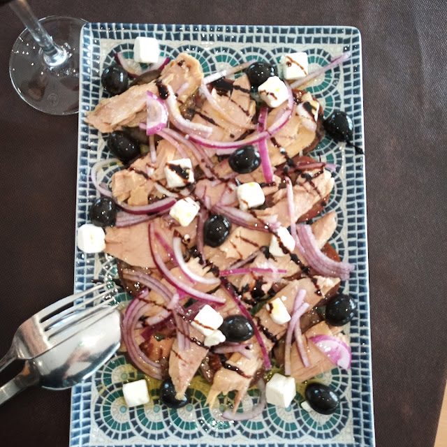 Ensalada de Ventresca Kumato Y Cebolla