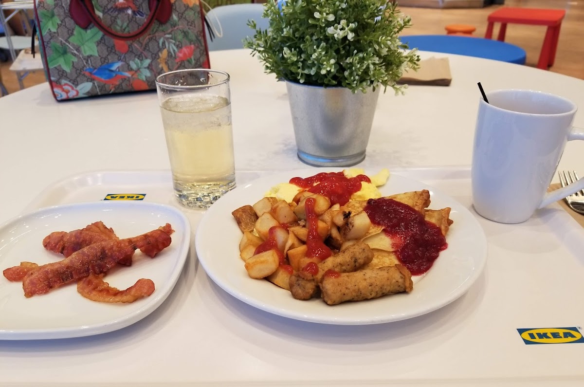 IKEA Restaurant Photo 7