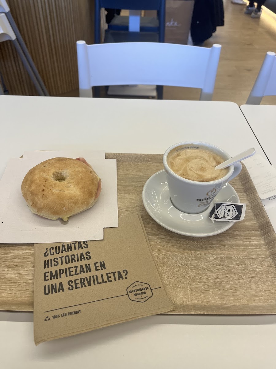 Cafetería Bombon Boss Photo 8