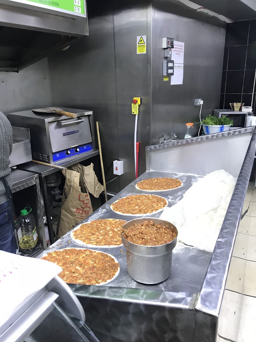 Clapton Kebab House ltd Photo 4