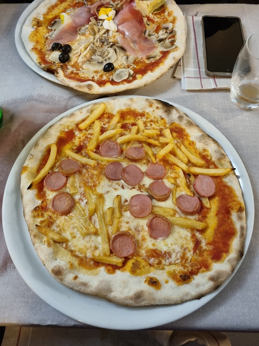 Cartoon Pizzeria Photo 9