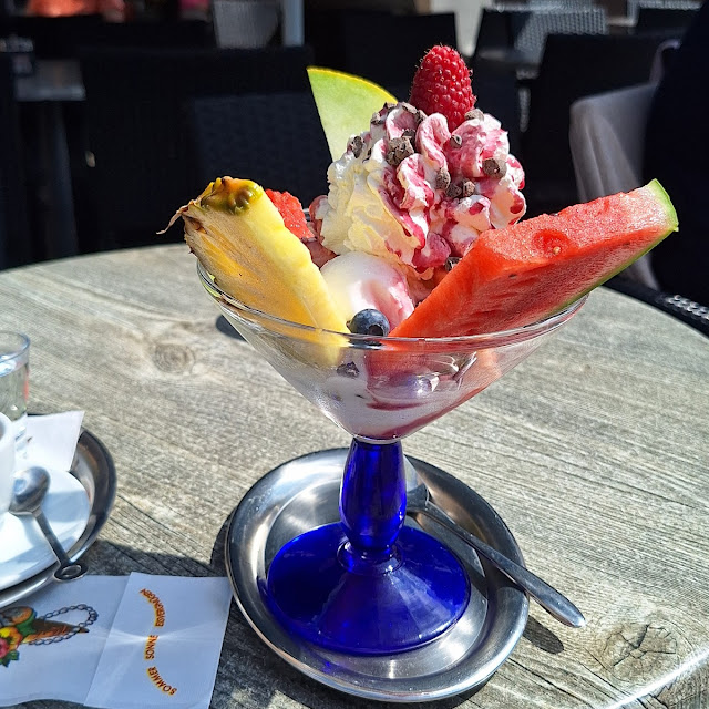 Joghurt Erdbeerbecher