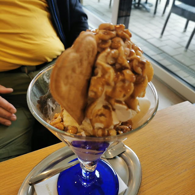 Nussbecher