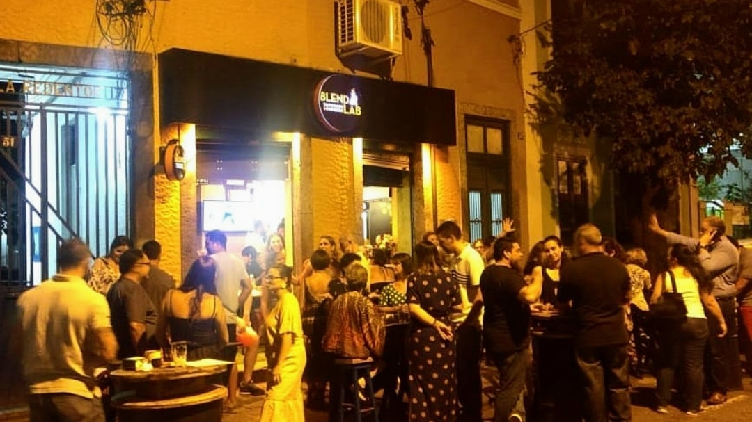 Blend Lab Tap House & Burgers Photo 4