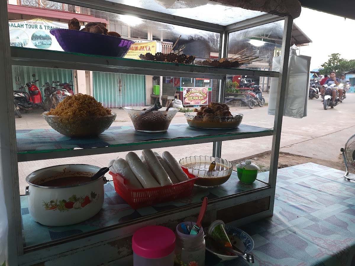 WARUNG SATE & KARE Photo 3