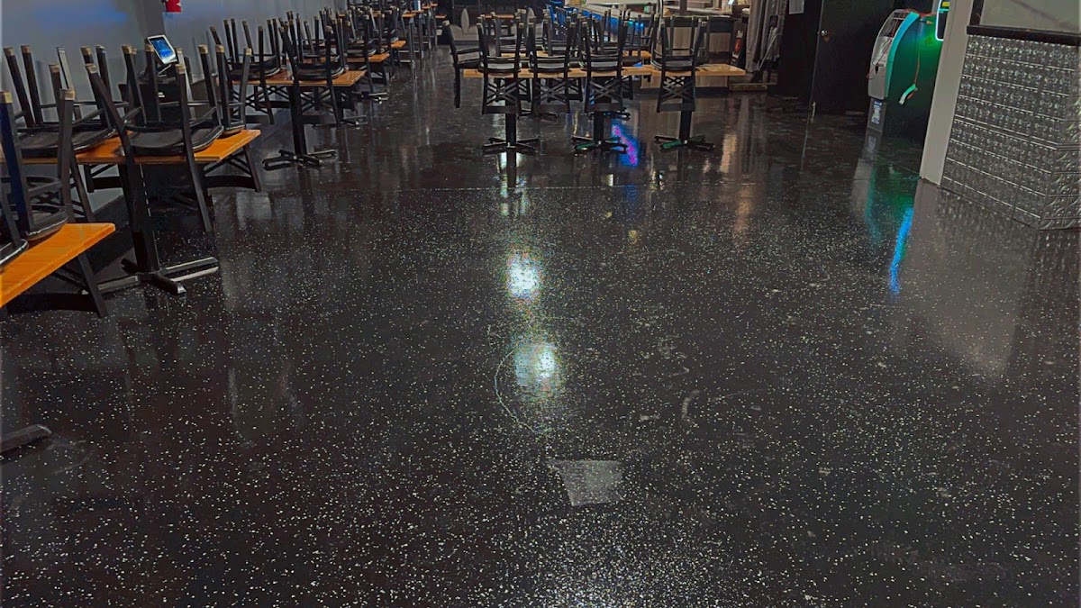 Macks Restaurant and Tavern Photo 3