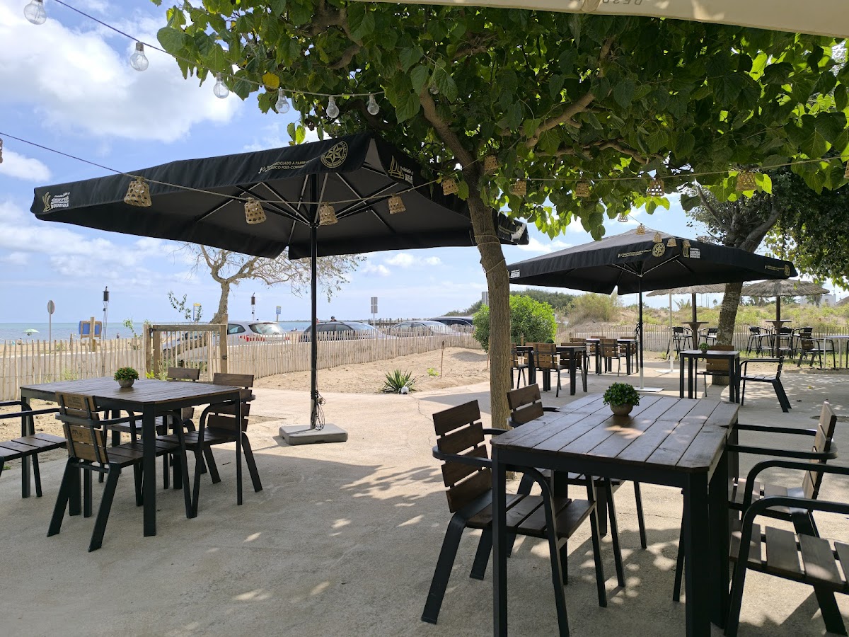 He'enalu Beach club
