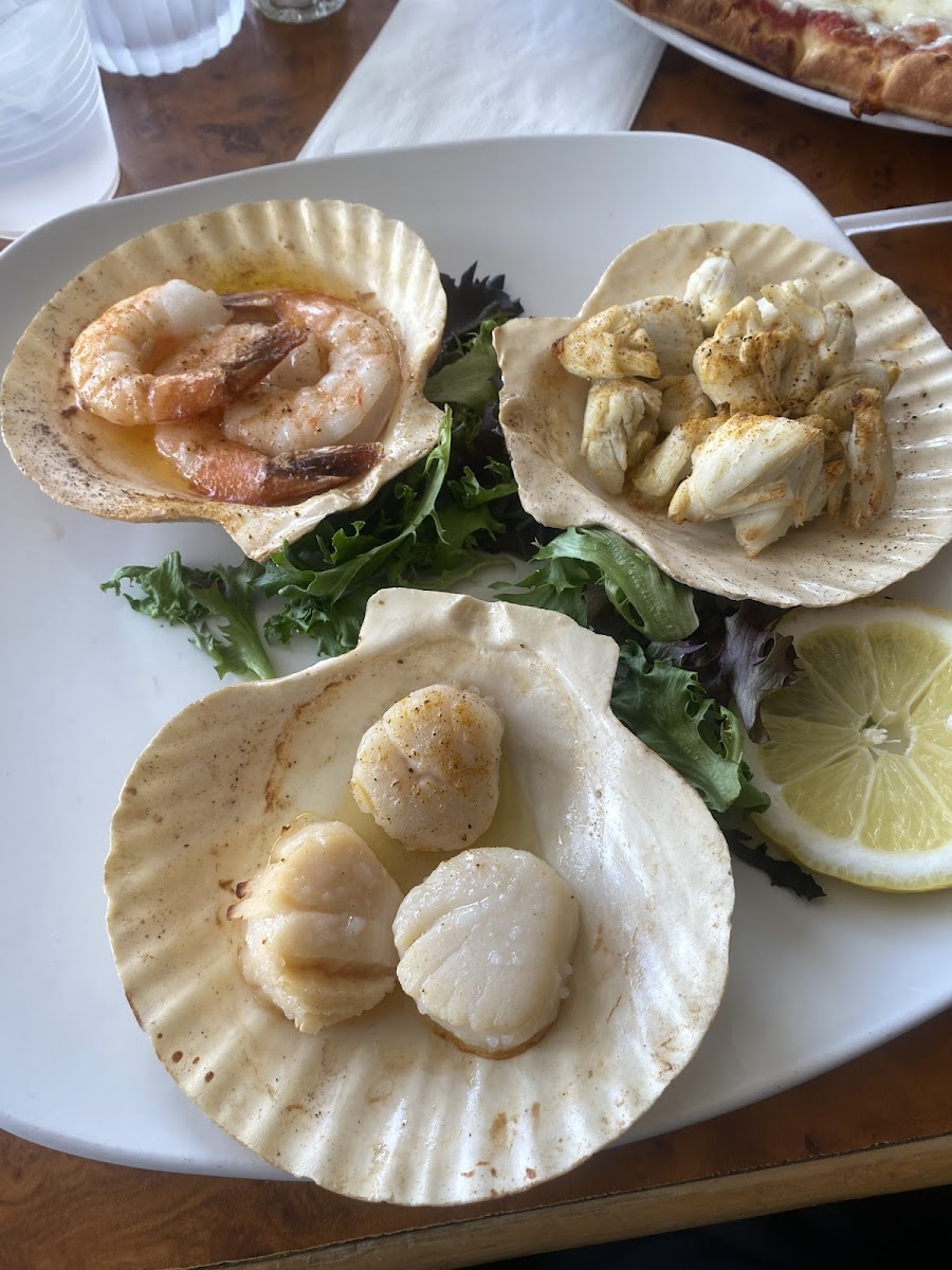Martell's Lobster House Photo 6