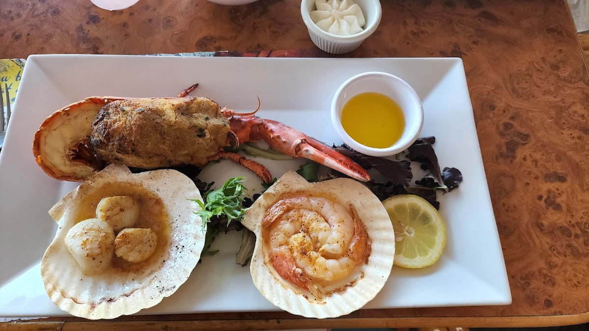 Martell's Lobster House Photo 9