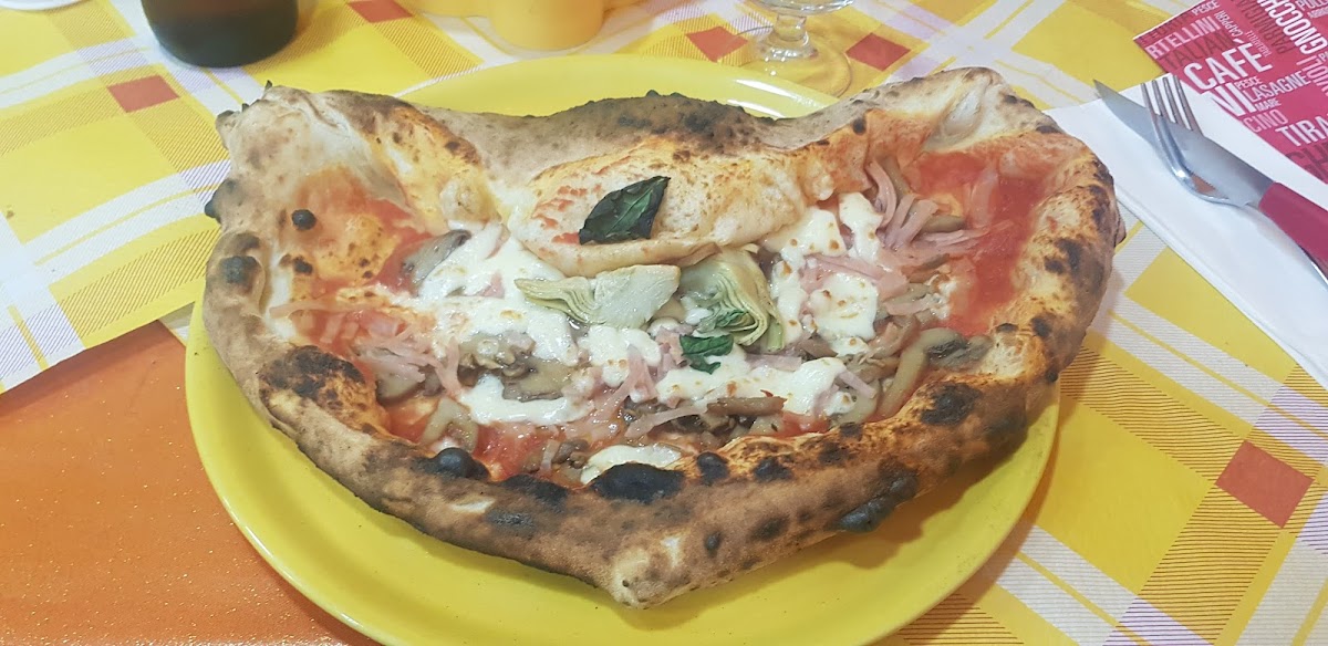 Pizzeria Vesuvio Photo 6