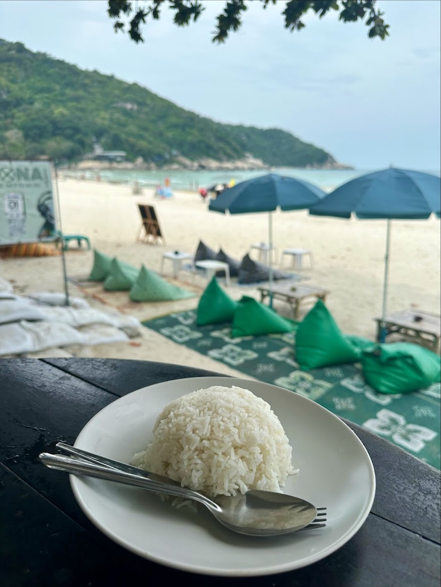 Moon House Beach Bar & Restaurant Photo 6