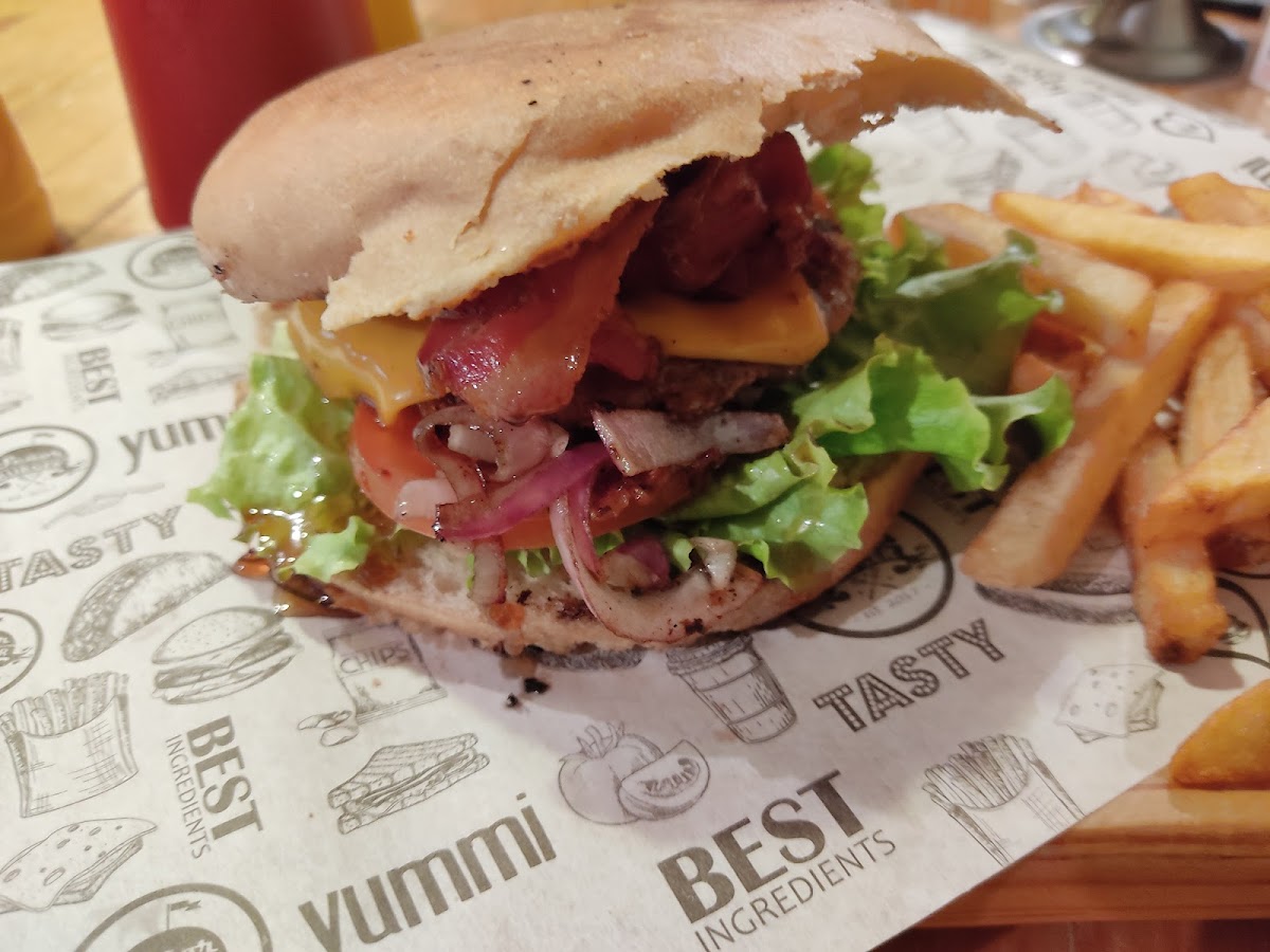 The Ramis Inc. Burger Photo 4