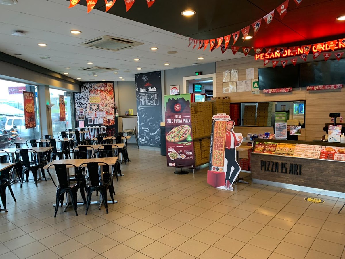 Pizza Hut Delivery E-Mart Photo 5