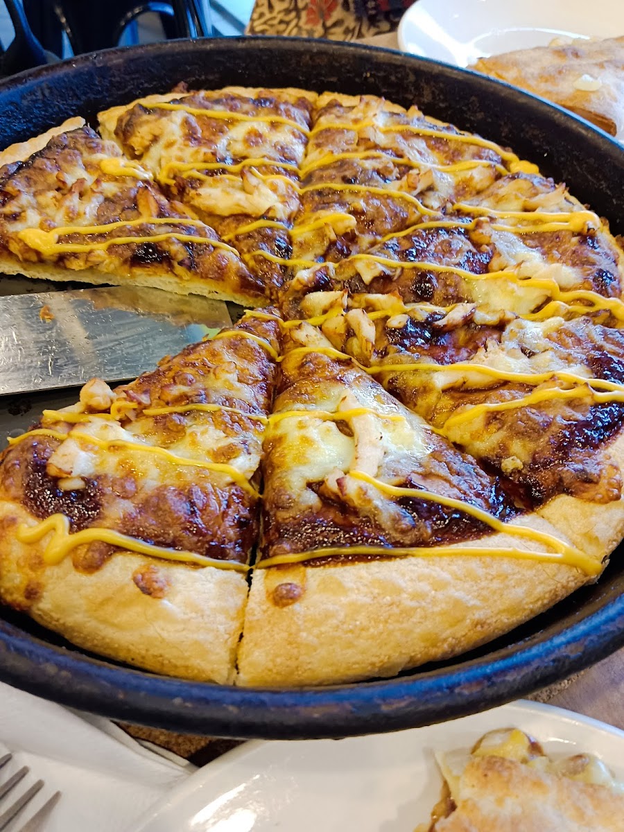 Pizza Hut Delivery E-Mart Photo 6