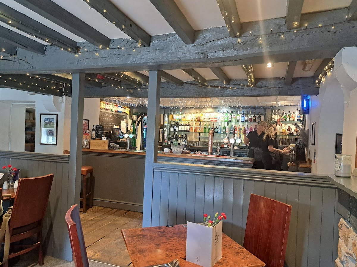 The Rock & Fountain Inn