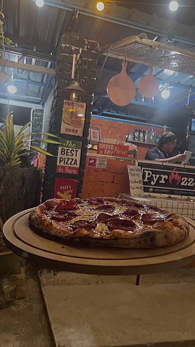 Pyrozza Fire-Oven Pizza Photo 2